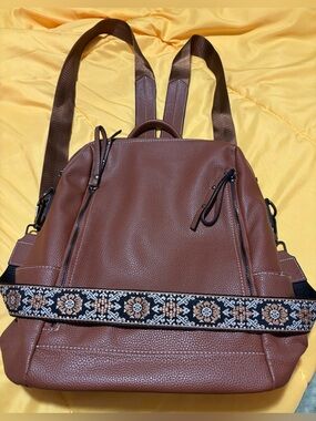🤎Vegan soft leather,textured. 🤎Brown Women’s Backpack with Patterned Strap